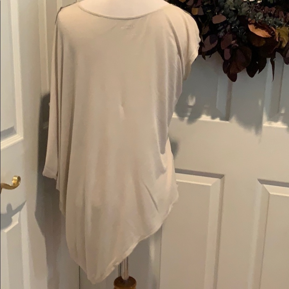 Express asymmetrical printed shirt with shine - Picture 5 of 6